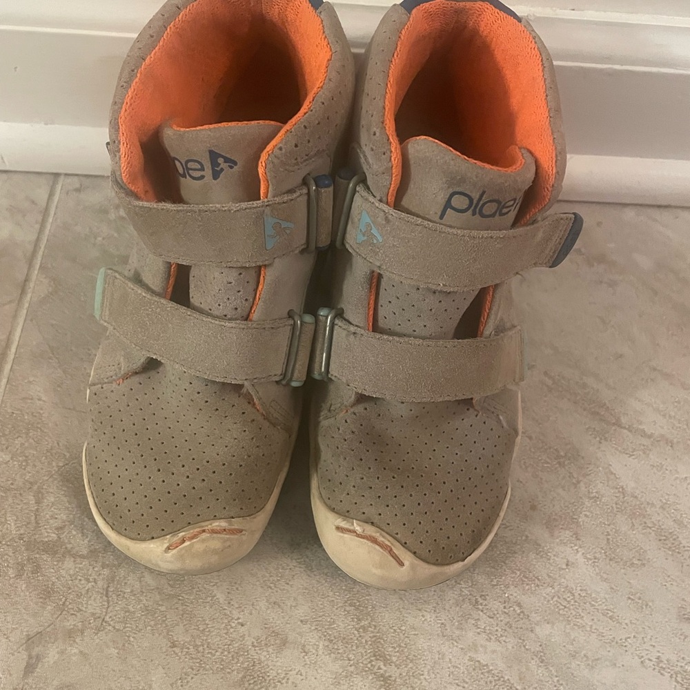 Plae shoes size 12 toddler